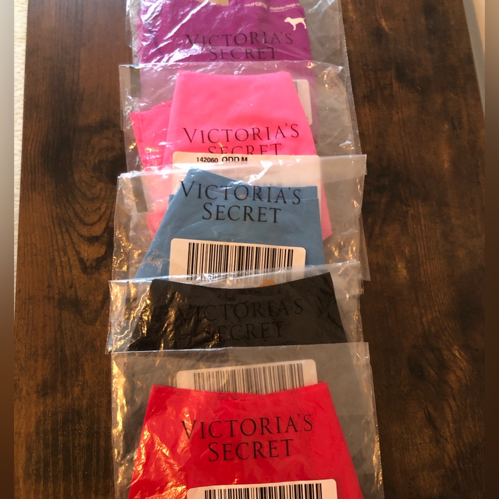 5 Victoria Secrets Seamless Panties Size M